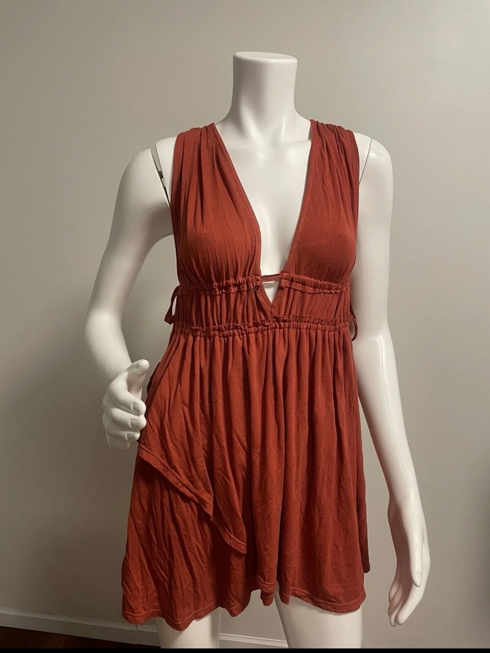 Free peopleWomen’s Rust Sleeveless V-Neck Smocked Waist Dress